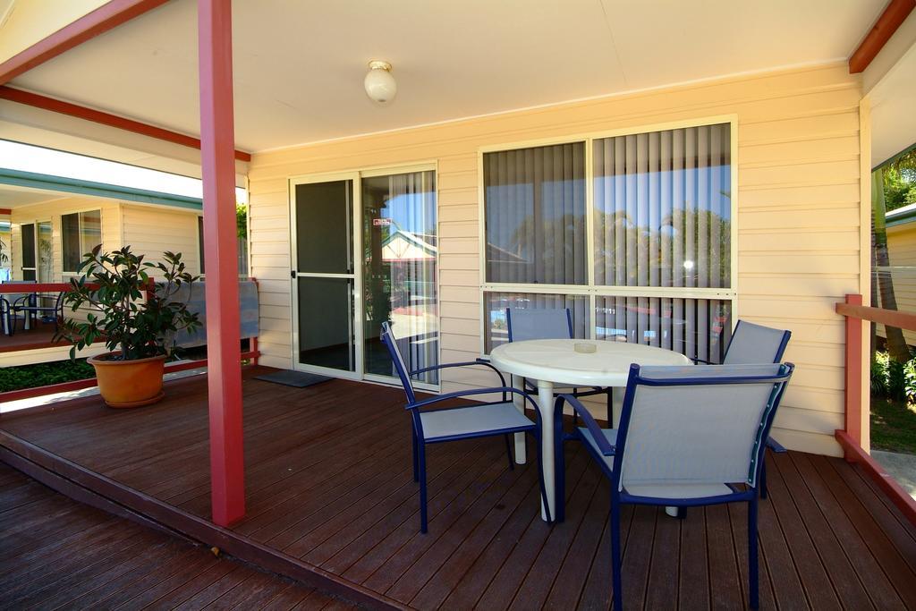 Dolphin Sands Holiday Cabins Κοφς Χάρμπουρ Εξωτερικό φωτογραφία