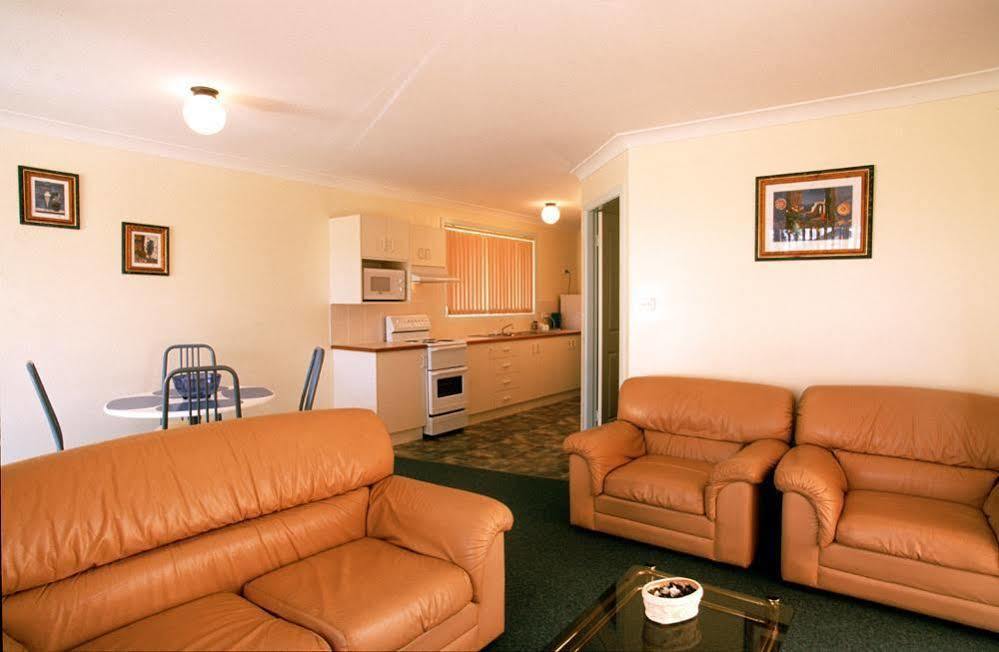 Dolphin Sands Holiday Cabins Κοφς Χάρμπουρ Εξωτερικό φωτογραφία